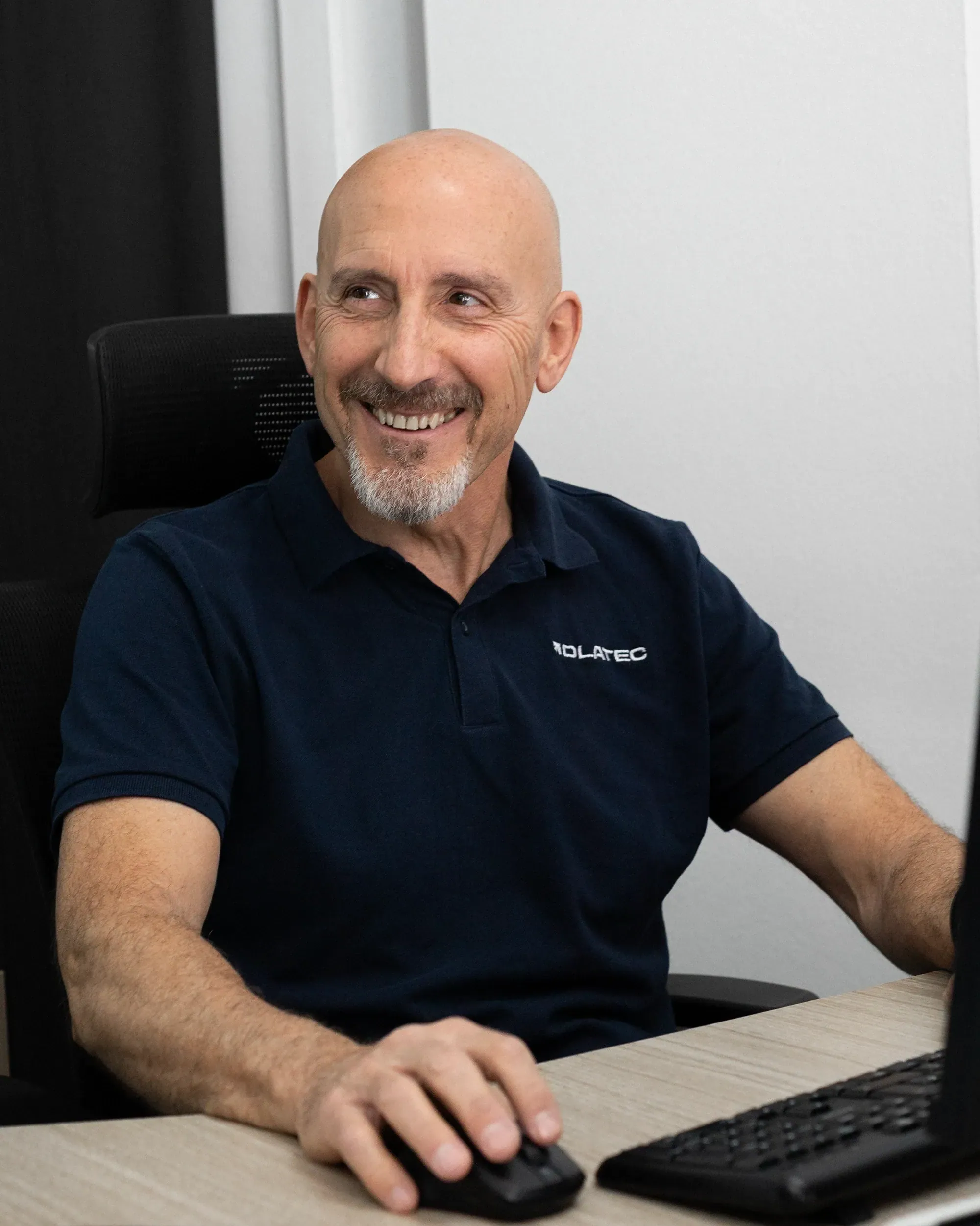 Alberto Almeida — Director Asociado